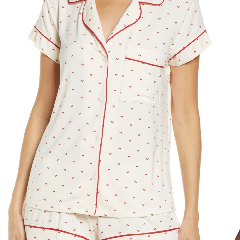 EBERJEY SZ M EUC
Sleep Chic Short Pajamas in Envelope Heart-Bone/Haute Red
